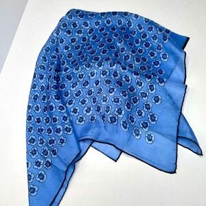 VINTAGE 23” SQUARE SILK SCARF BEAUTIFUL BLUE FLORAL ACCESSORY